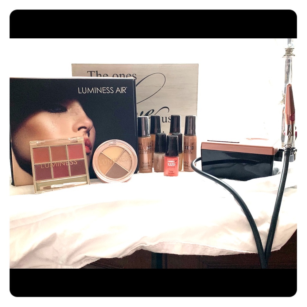 Luminous Air makeup system and makeup